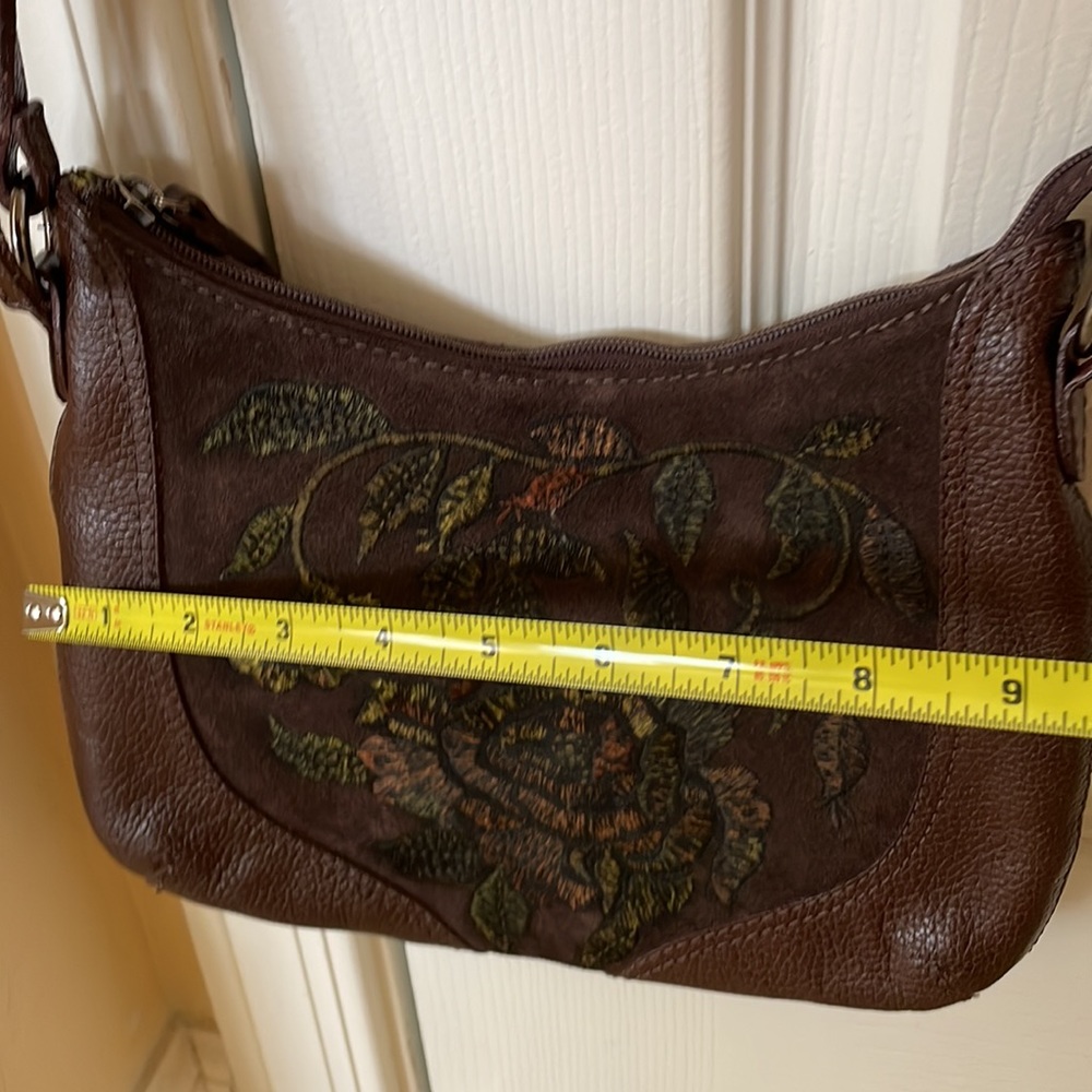 Sharif Studio Crossbody - Picture 4 of 9